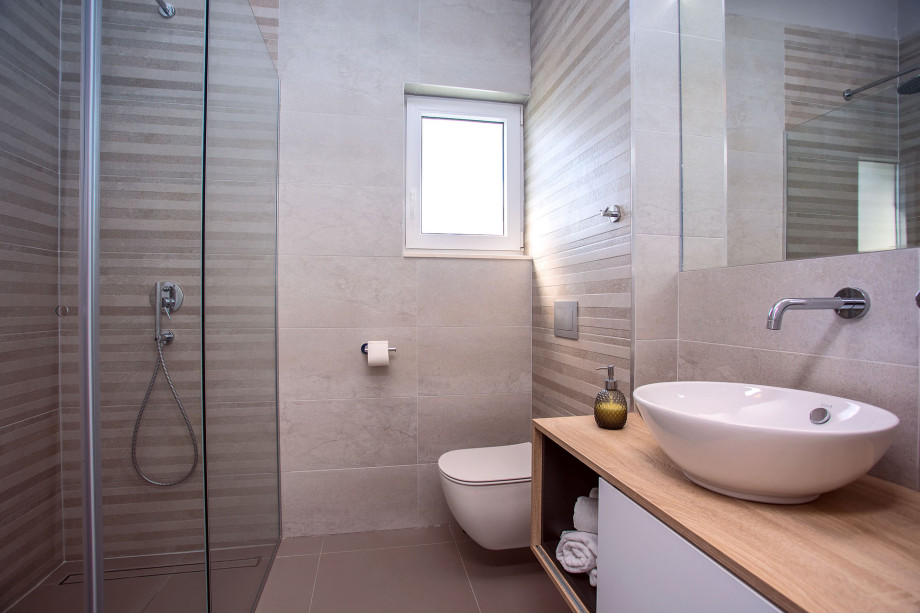 en-suite Bathroom with shower in bedroom No.5 on the second floor