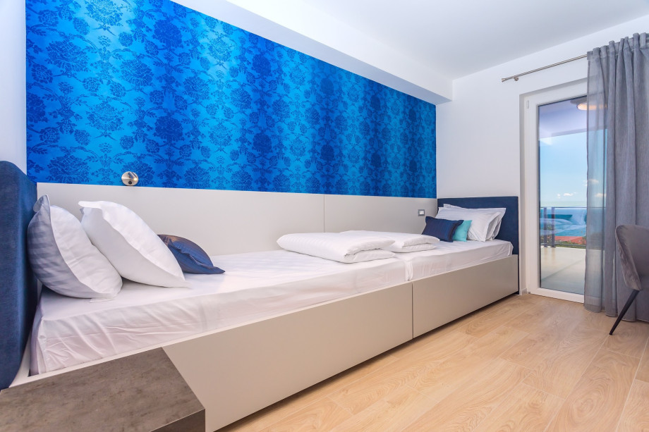 Bedroom No 7 with two single beds 90cmx200cm, A/C (ground floor)