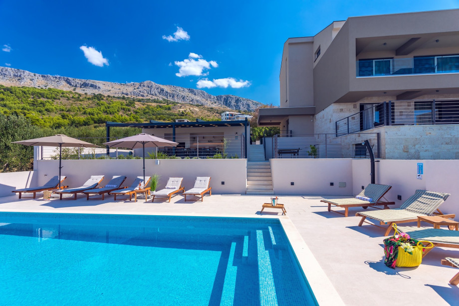 Villa is located on the 1.230 sqm fenced property in a very quiet area.