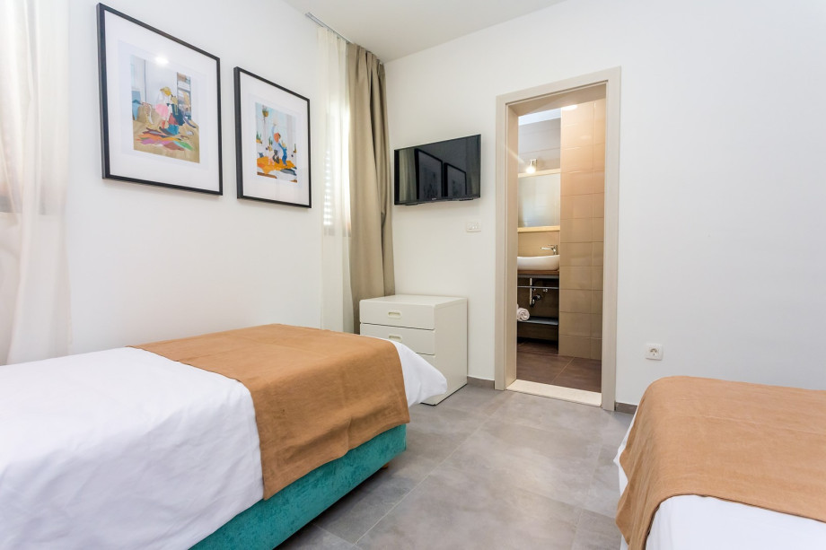 Bedroom No3 with 2 single beds 90x200 (can connect into king-size), A/C, TV, en-suite bathroom with shower