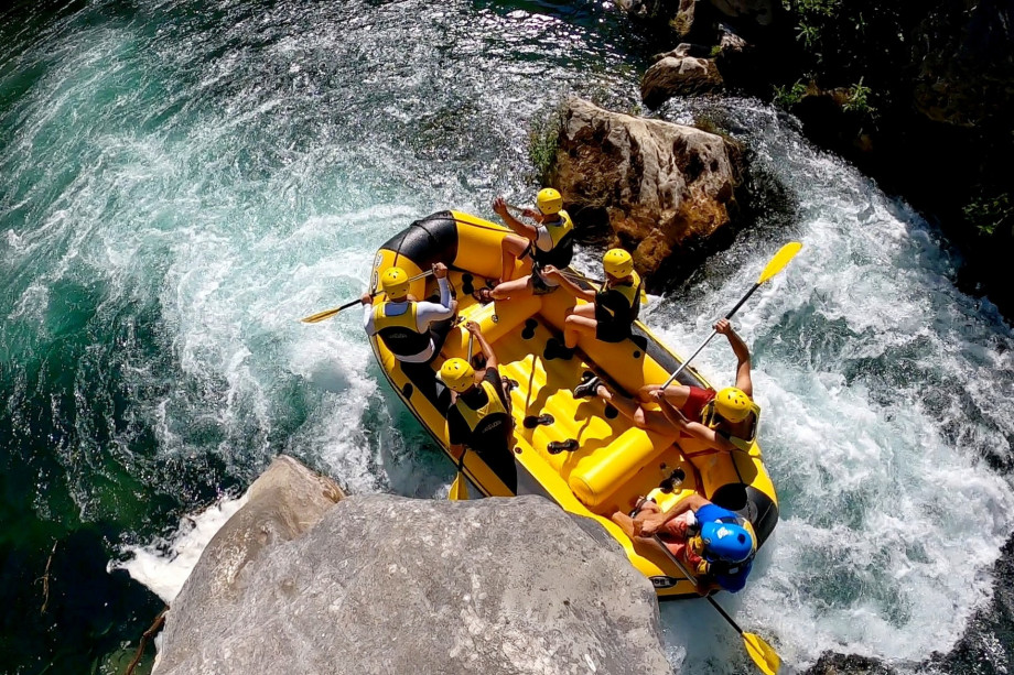 Rafting on river Cetina - only 1,5 km far, a great opportunity