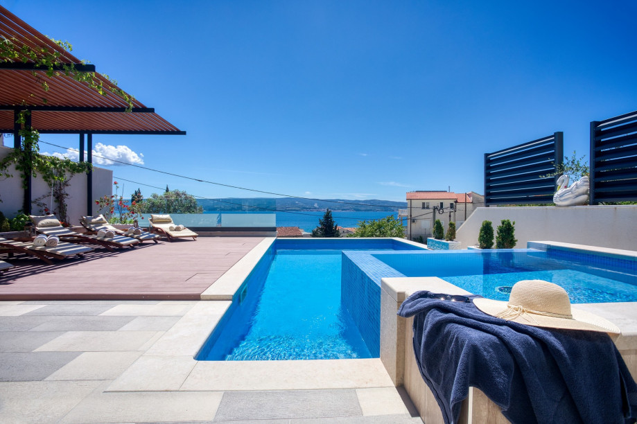 Luxury Villa Paradise