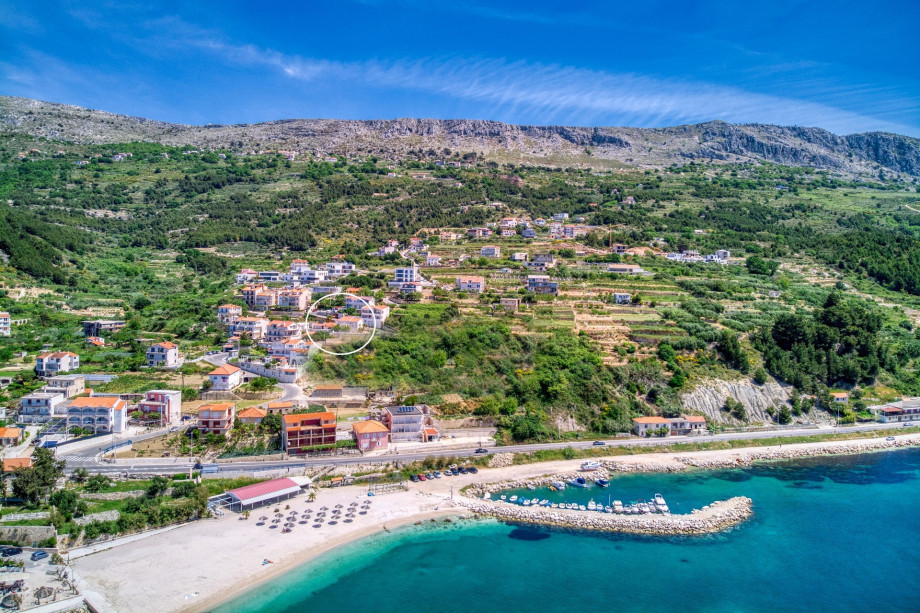 Villa MaToLi is located in Podstrana at the most beautiful part of the Dalmatian coast