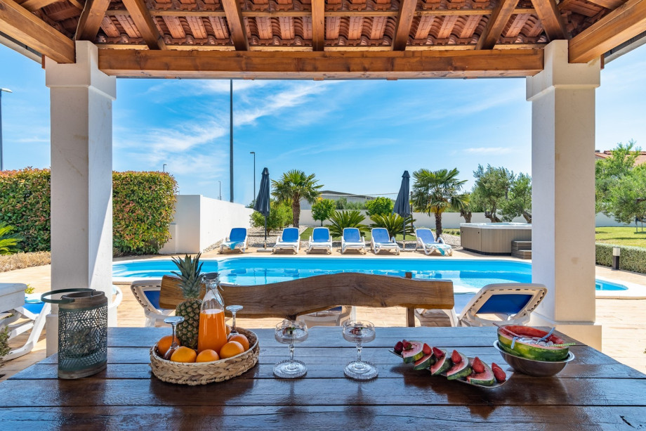 Modern villa Šuker with private 30sqm pool, Jacuzzi,Gym, Sauna,5 Bedrooms