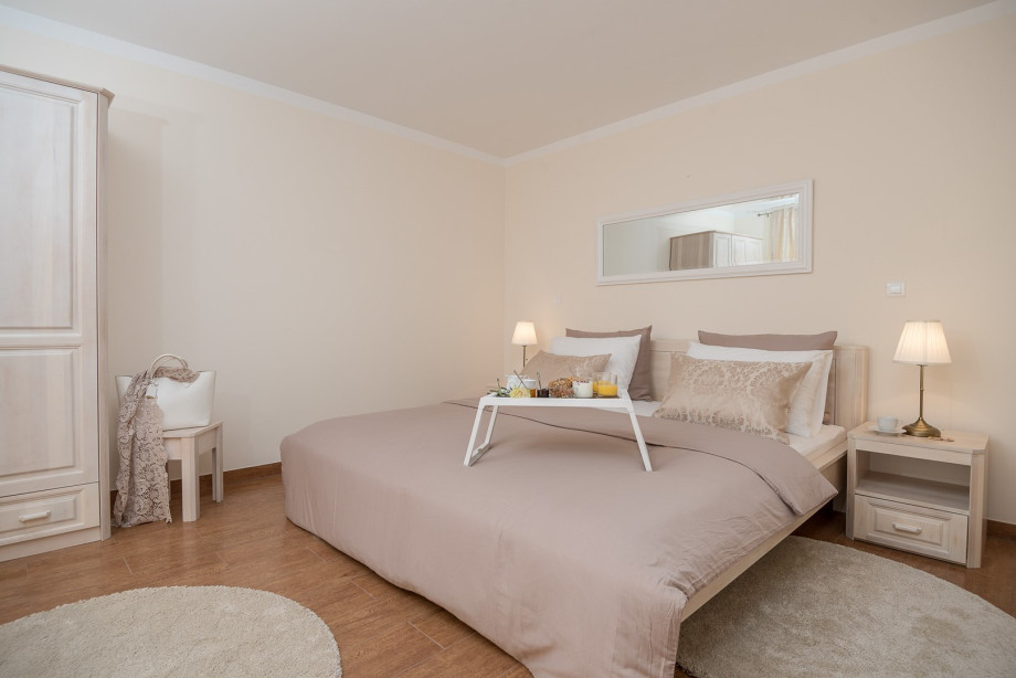 Next to the living area is also a Bedroom No3 with super king-size bed 200cm x 210cm