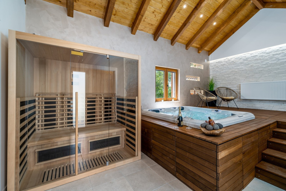 UNIT NO4 is an airconditioned SPA zone