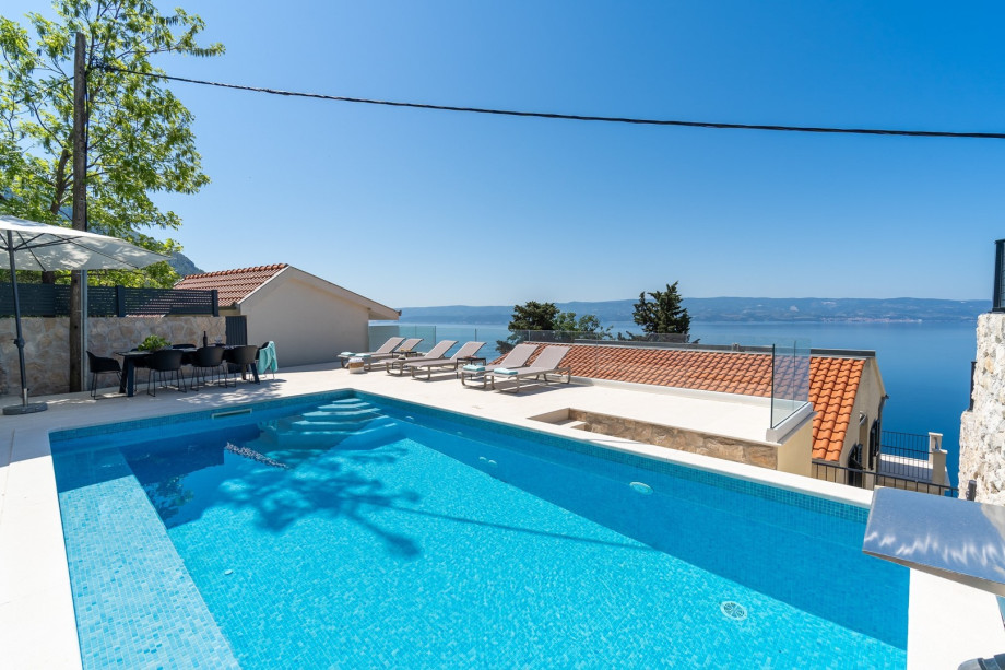 The OUTDOOR - pool level, the 3rd floor level. The heated private pool  7m x 4m features hydro-massage and has a sophisticated led colored lighting system to enjoy the evening swims