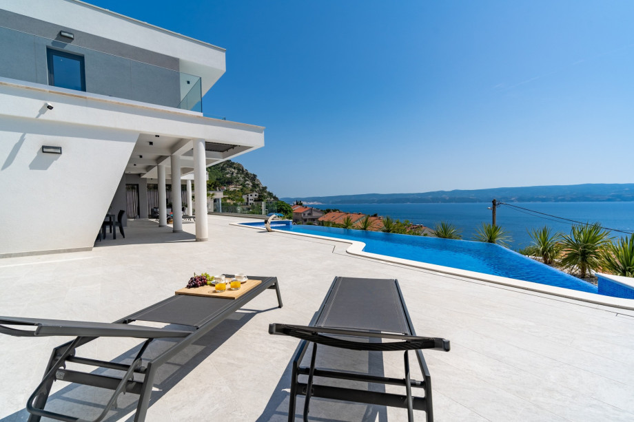 Villa Ada offers 10 comfortable lounge chairs