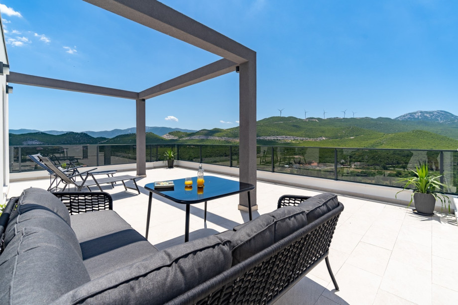 This is a perfect spot to enjoy a glass of wine in the evenings and to soak up the tranquility that you can feel at this location