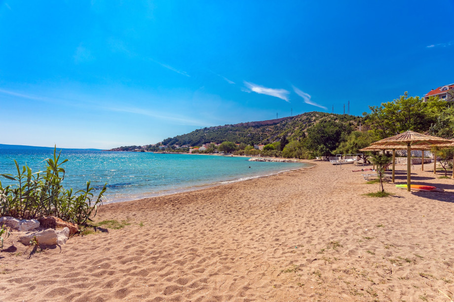 You can enjoy yourself in various water sports on the beach Duce