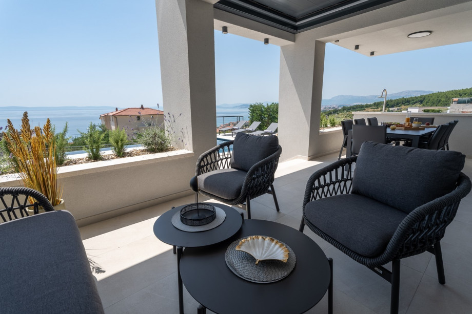 Villa with a chick tone, contemporary architecture and high-quality furnishings