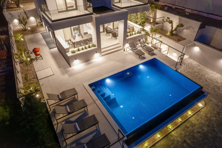 Stylish property with heated 32sqm private pool, 5 bedrooms, 5 bathrooms, 1km from beach