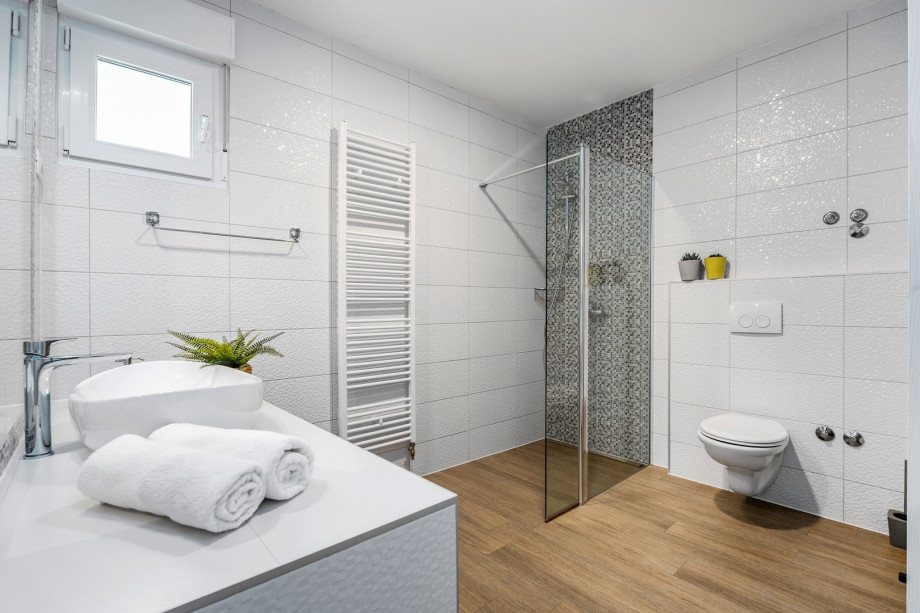 En-suite bathroom