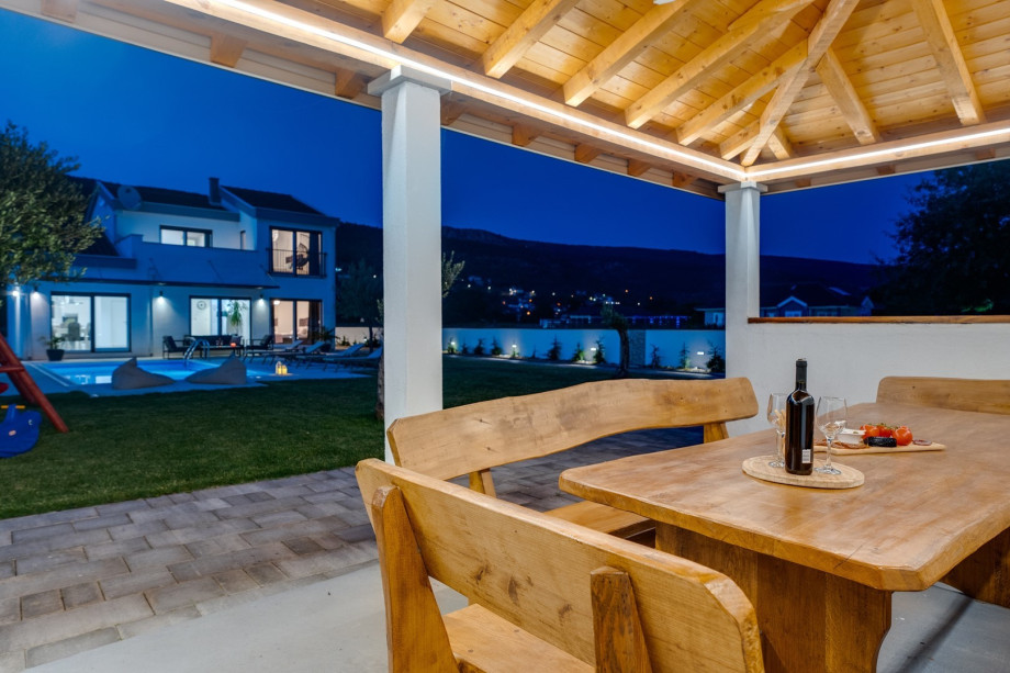 Villa Anja can accommodate 8 people and offers, 4 bedrooms, 2 bathrooms,