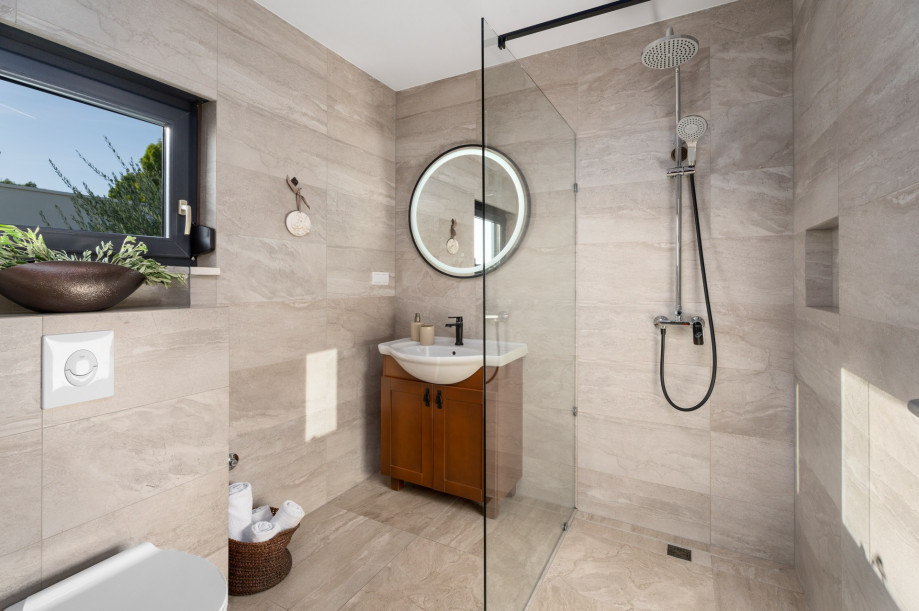 Bathroom with shower in Bedroom NO.1