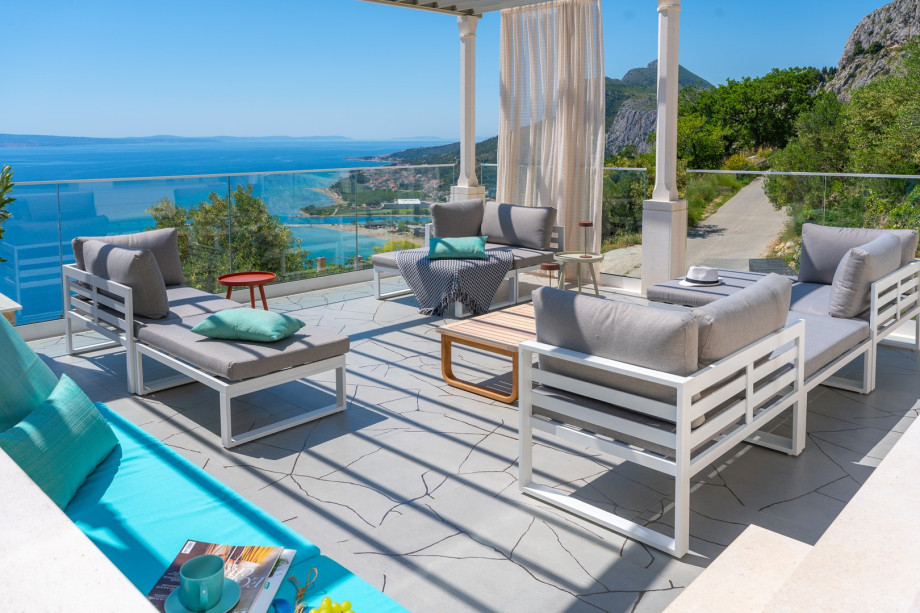 Casa GÈNI with a heated pool, 3 bedrooms, an organic garden, sea views