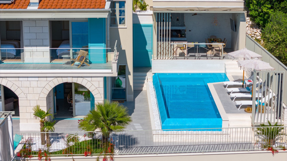 Casa GÈNI with a heated pool, 3 bedrooms, an organic garden, sea views