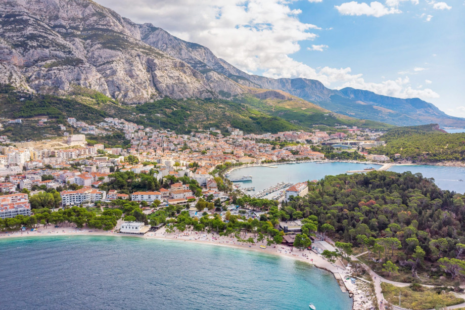 Makarska (25km away) is a port town on Dalmatian coast, known for its Makarska Riviera beaches, seafront promenade and nightlife.