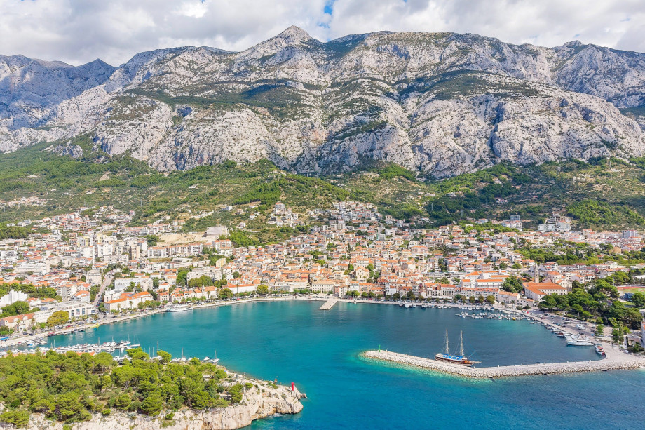Makarska (25km away) is a port town on Dalmatian coast, known for its Makarska Riviera beaches, seafront promenade and nightlife.