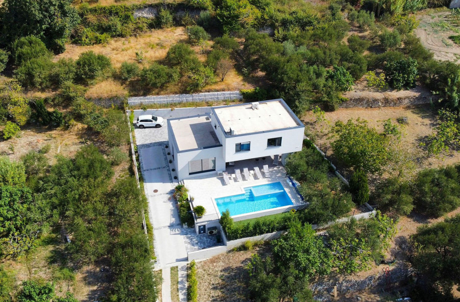 Brand new property offering absolutely privacy and amazing views on town Split and on mountains.