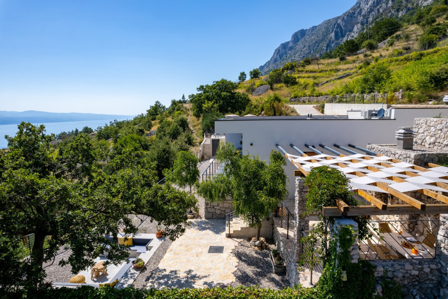 Villa Mountain Lodge is a perfect base for a well deserved family vacation or a retreat for couples
