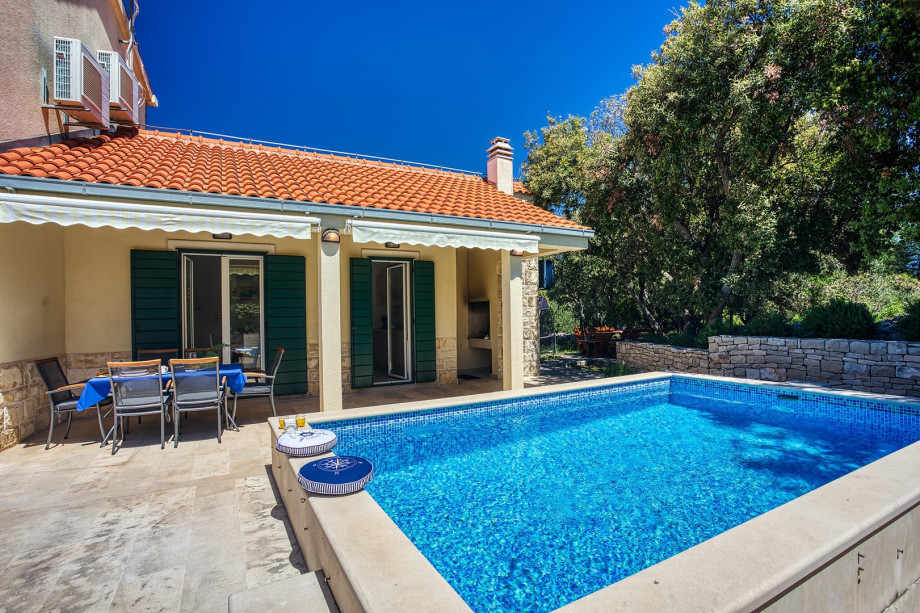 Upon arrival, the owner will provide much useful information about places to visit