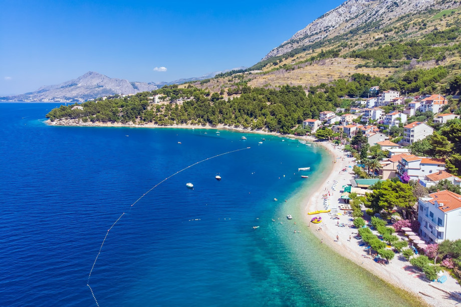beautiful peeble and sany beaches - 4km away from the villa