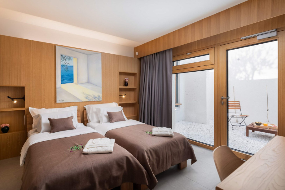 Bedroom No3 (23 sqm) offers two single beds 90cm x 200cm (can connect into a king-size bed).