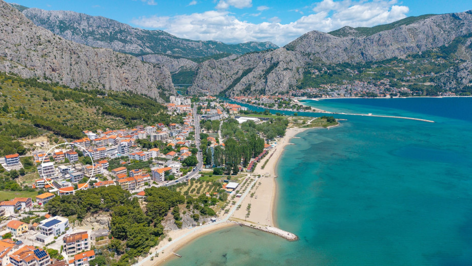The prime location of Villa Siete makes it easy to immerse yourself in the vibrant culture of Croatia.