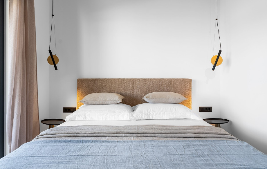 Beautifully appointed king-size bedrooms (180cm x 200cm)