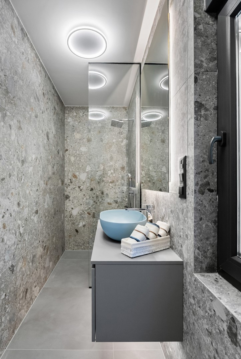 Ensuite bathroom with Shower, Towels provided, Hair dryer