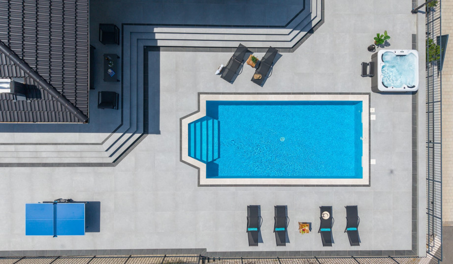 Intriducing Villa Dalmatia, a stylish and moderm single-story villa
