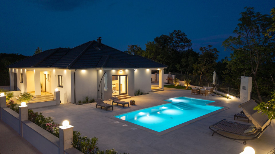 Villa Angela is perfectly positioned to offer you a peaceful rural experience
