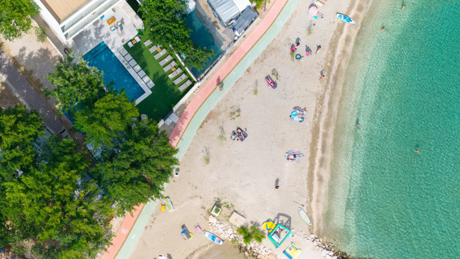 Perfect location - settled directly on the sandy beach