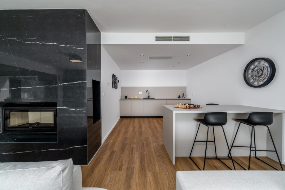 Kitchenette, a fire place for romantic evenings, and a covered Terrace 27sqm with amazing sea and pool views