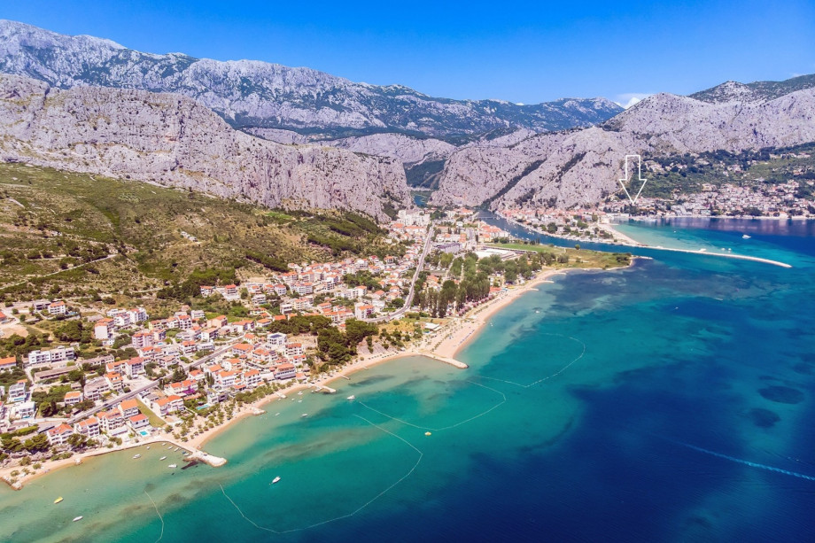 You can take a short 5-min walk to the sandy beach in Omiš, or explore the pebble beaches in the Omiš area