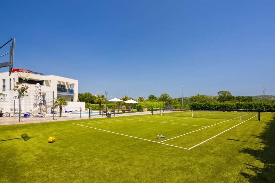 Exclusive 5- star villa Marijeta with Tennis court