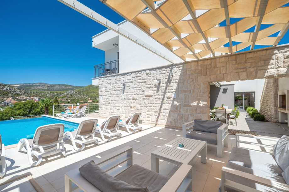 You have the opportunity to arrange additional services like a private chef, a masseuse, and grocery delivery to the property (not included in the price)