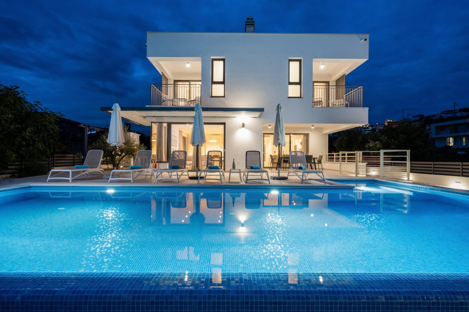 This property is ideal for a romantic stay or a nice family vacation