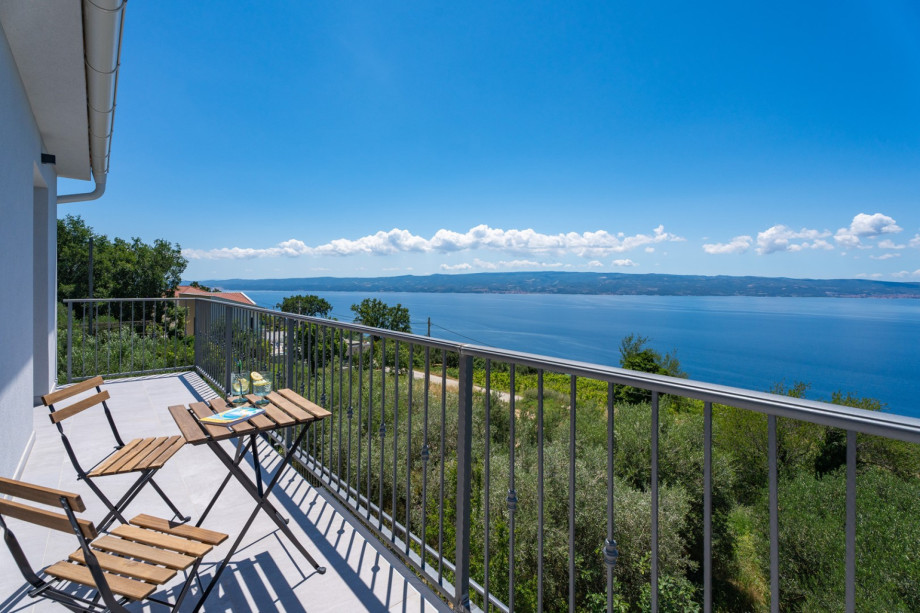 You can approach the balcony thou a bedrooms and have a first morning coffee with this stunning view 