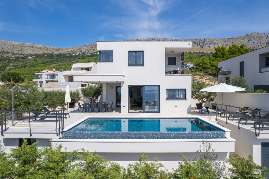 500sqm private plot