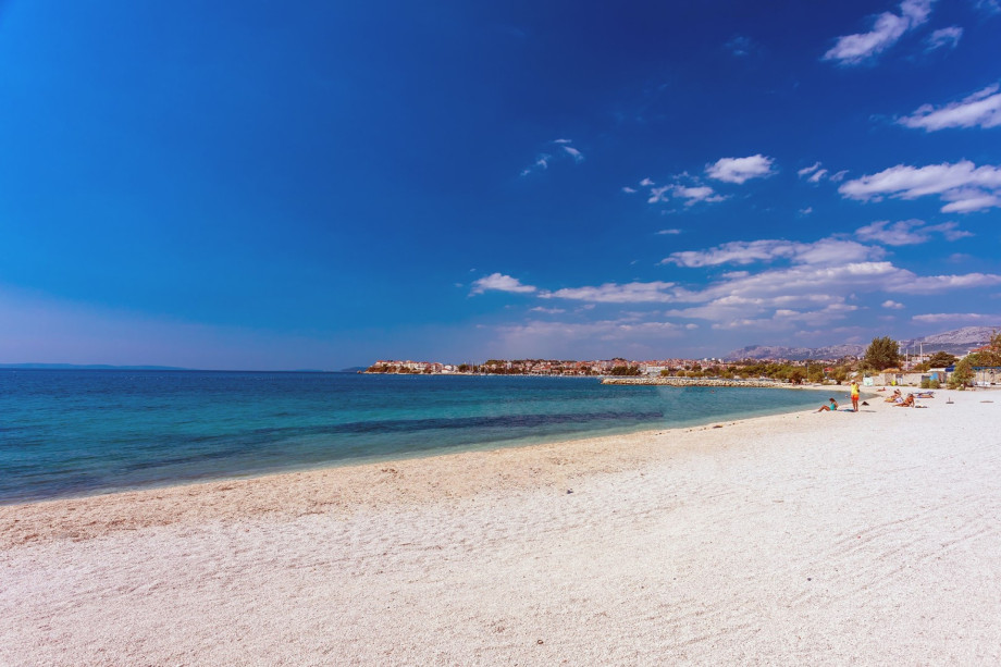 only 2,5km far from sandy and pebble beach