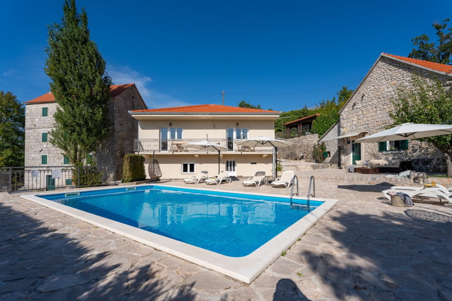 Family friendly, spacious and cozy villa