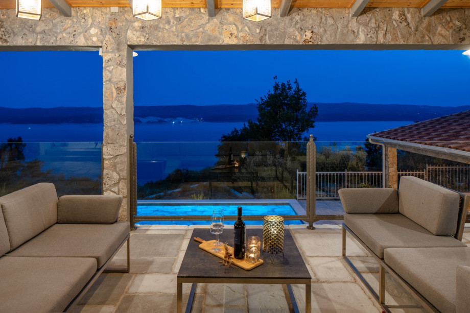 It is an exceptionally exquisite and beautiful holiday home with 225 sqm of exquisitely decorated and absolutely spacious interior