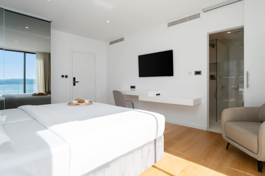 Bedroom No4 has an en-suite bathroom and an exit to a terrace with sea views (an additional bed 80cm x 200cm can be added to this bedroom by request).
