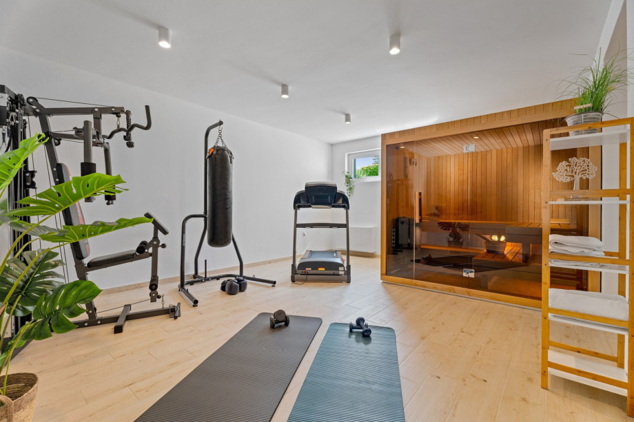 Gym with sauna for more fun time
