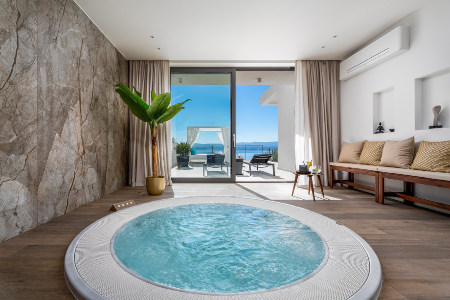 Jacuzzi (a hot-tub) for adorable enjoying.