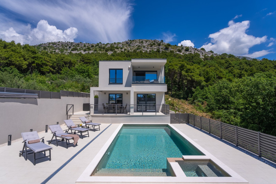 This villa is an ideal choice for those who enjoy some peace and quiet