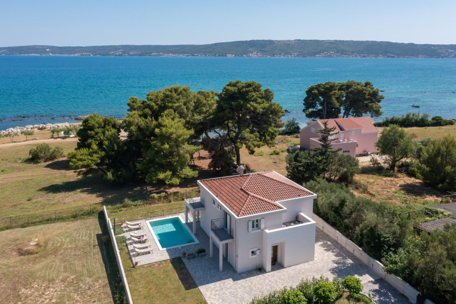 Beachfront Villa Pensa
