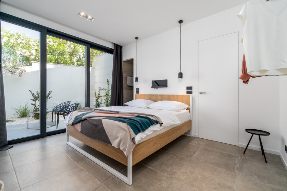 Bedroom No2 with a king size bed 180cm x 200cm, en-suite bathroom with a shower, a walk-in wardrobe and a terrace